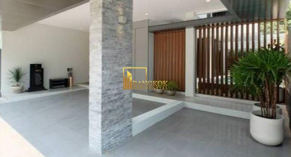 For rent and for sale 4 bedrooms house in Wang Thonglang, Bangkok