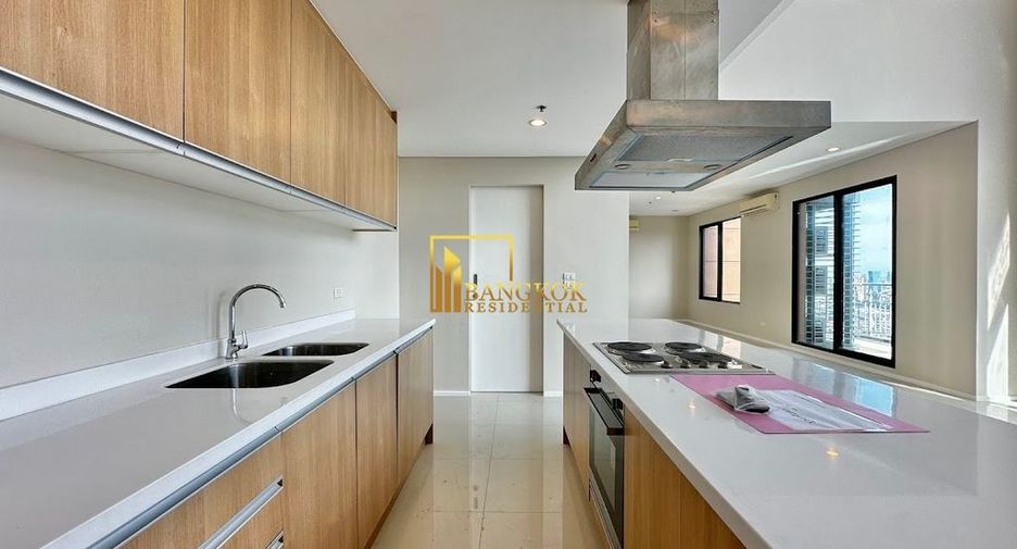 For rent and for sale 4 bedrooms condo in Watthana, Bangkok