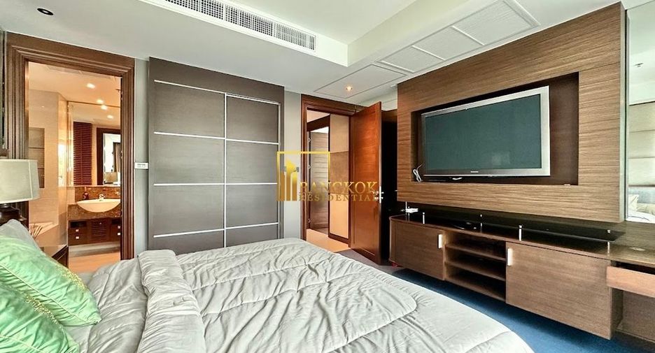 Condo en alquiler y en venta de 4 habitaciones en Khlong Toei, Bangkok