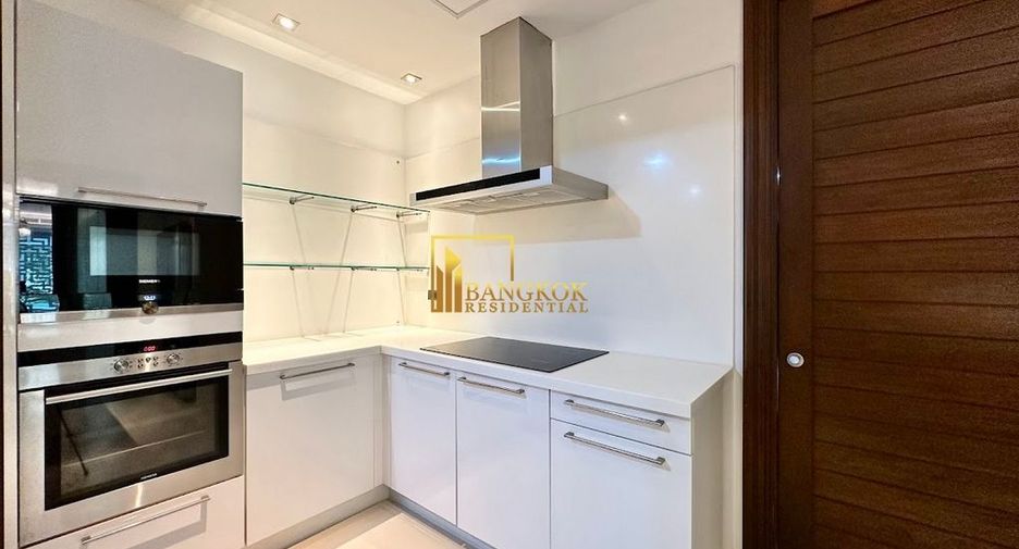 Condo en alquiler y en venta de 4 habitaciones en Khlong Toei, Bangkok