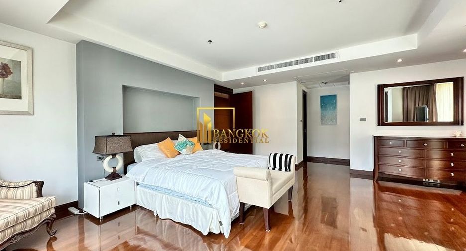 Condo en alquiler y en venta de 4 habitaciones en Khlong Toei, Bangkok