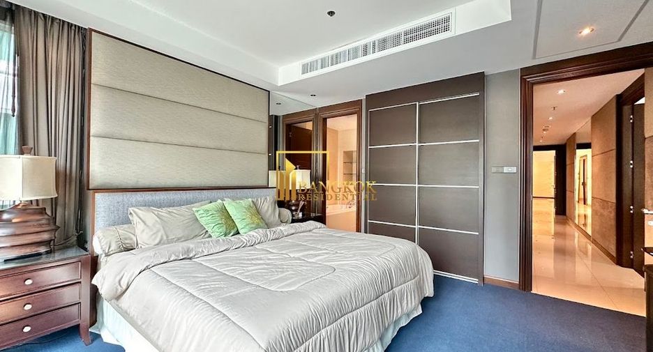 Condo en alquiler y en venta de 4 habitaciones en Khlong Toei, Bangkok