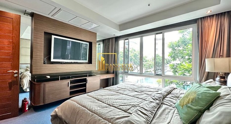 Condo en alquiler y en venta de 4 habitaciones en Khlong Toei, Bangkok