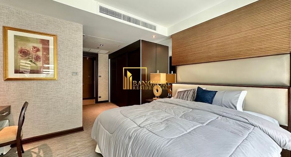 Condo en alquiler y en venta de 4 habitaciones en Khlong Toei, Bangkok