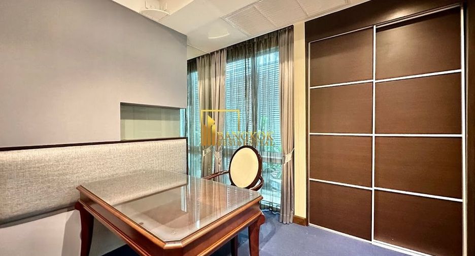 Condo en alquiler y en venta de 4 habitaciones en Khlong Toei, Bangkok
