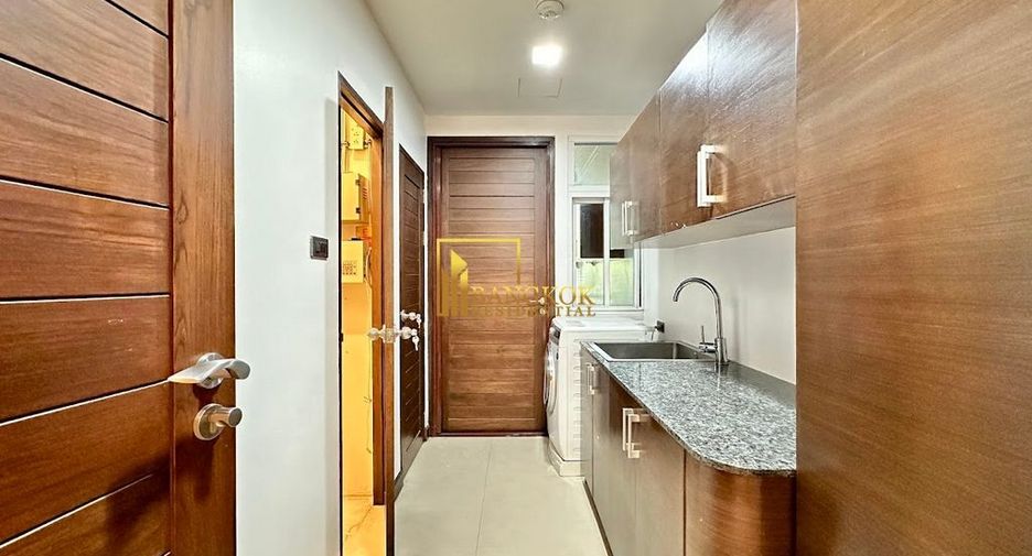 Condo en alquiler y en venta de 4 habitaciones en Khlong Toei, Bangkok