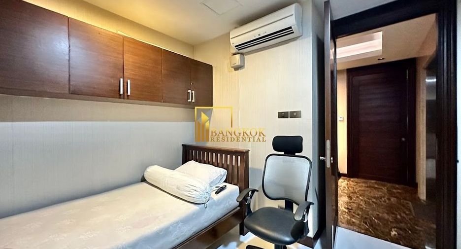 Condo en alquiler y en venta de 4 habitaciones en Khlong Toei, Bangkok