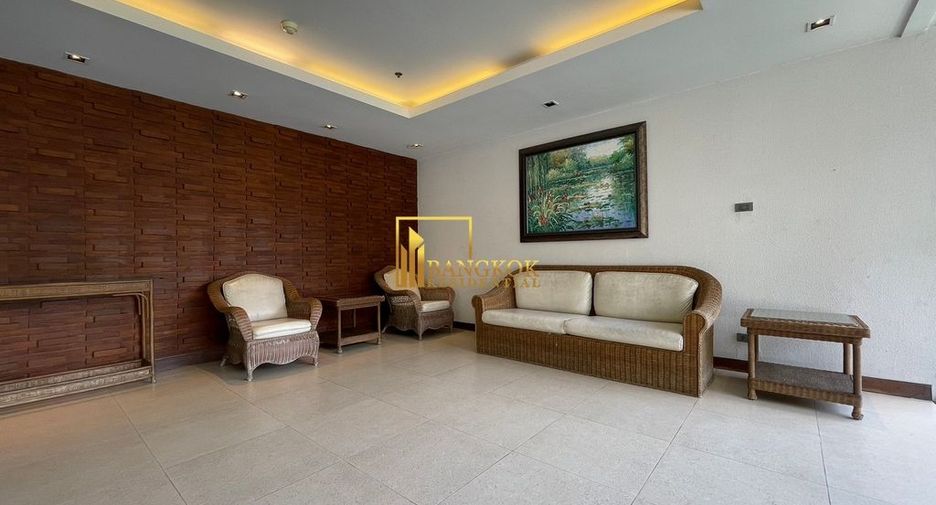 Condo en alquiler y en venta de 4 habitaciones en Khlong Toei, Bangkok