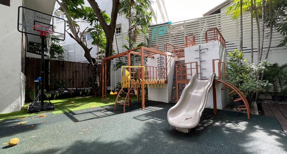 Condo en alquiler y en venta de 4 habitaciones en Khlong Toei, Bangkok