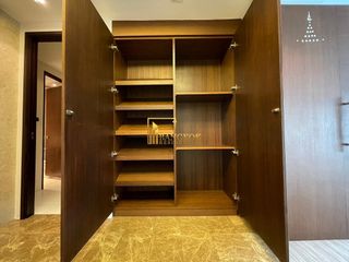 Condo en alquiler y en venta de 4 habitaciones en Khlong Toei, Bangkok