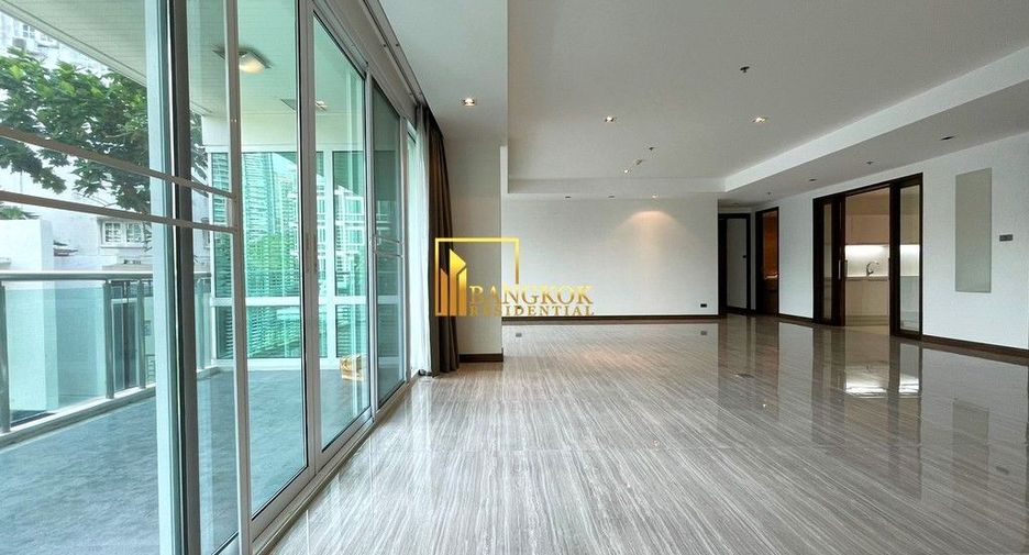 Condo en alquiler y en venta de 4 habitaciones en Khlong Toei, Bangkok