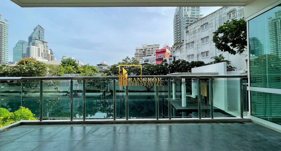 Condo en alquiler y en venta de 4 habitaciones en Khlong Toei, Bangkok