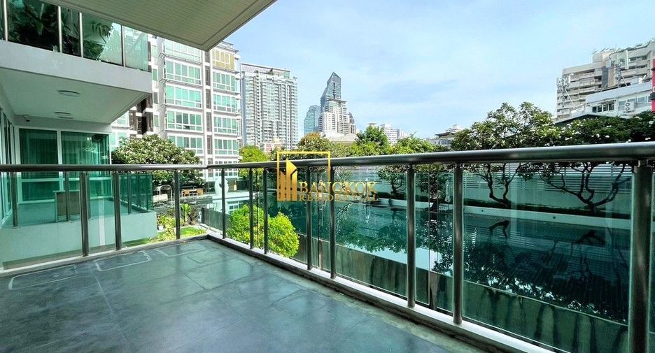 Condo en alquiler y en venta de 4 habitaciones en Khlong Toei, Bangkok