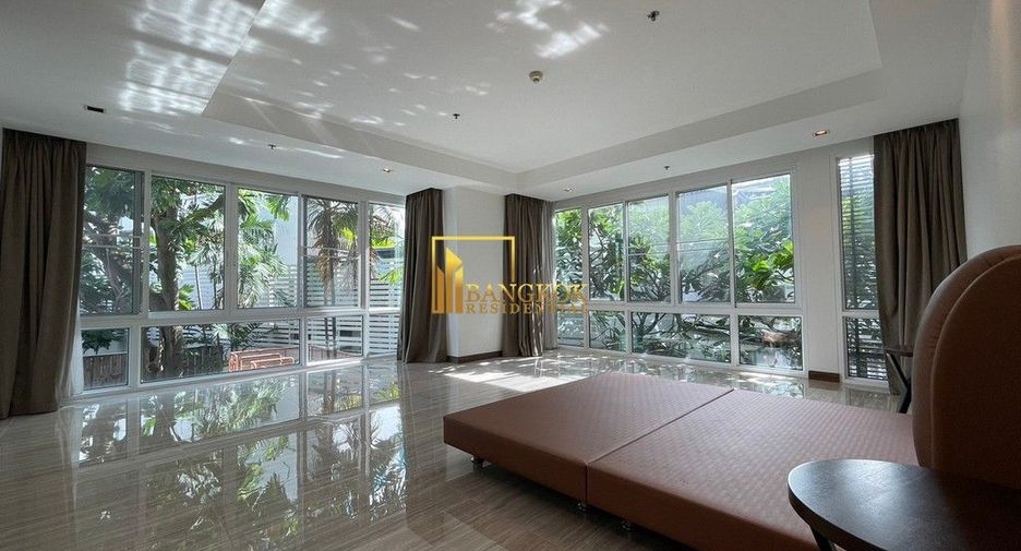 Condo en alquiler y en venta de 4 habitaciones en Khlong Toei, Bangkok