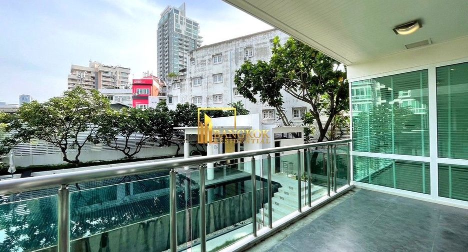 Condo en alquiler y en venta de 4 habitaciones en Khlong Toei, Bangkok