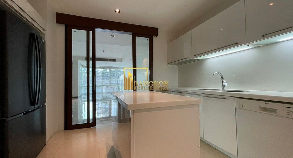 Condo en alquiler y en venta de 4 habitaciones en Khlong Toei, Bangkok
