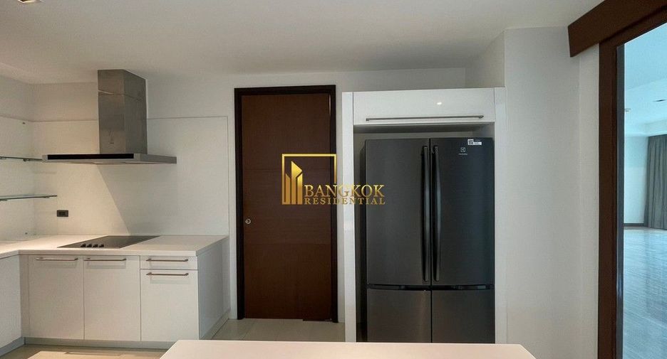 Condo en alquiler y en venta de 4 habitaciones en Khlong Toei, Bangkok