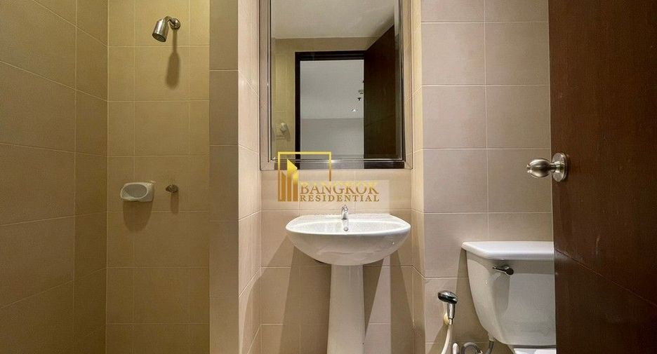 Condo en alquiler y en venta de 4 habitaciones en Khlong Toei, Bangkok