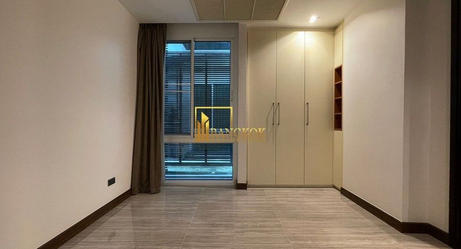 Condo en alquiler y en venta de 4 habitaciones en Khlong Toei, Bangkok