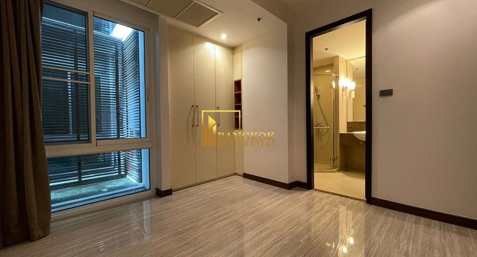 Condo en alquiler y en venta de 4 habitaciones en Khlong Toei, Bangkok