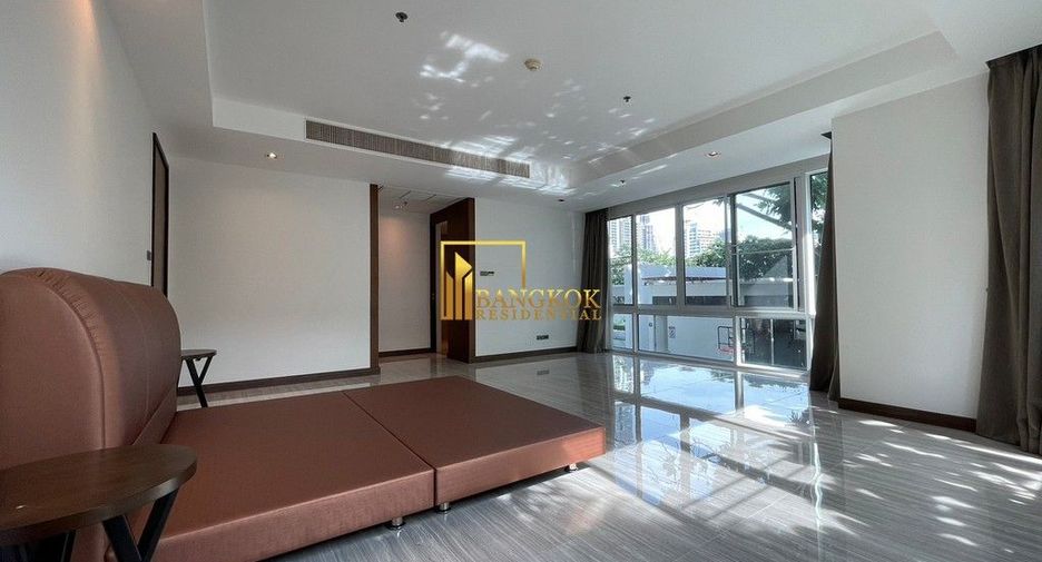 Condo en alquiler y en venta de 4 habitaciones en Khlong Toei, Bangkok