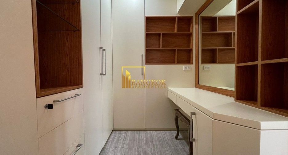 Condo en alquiler y en venta de 4 habitaciones en Khlong Toei, Bangkok