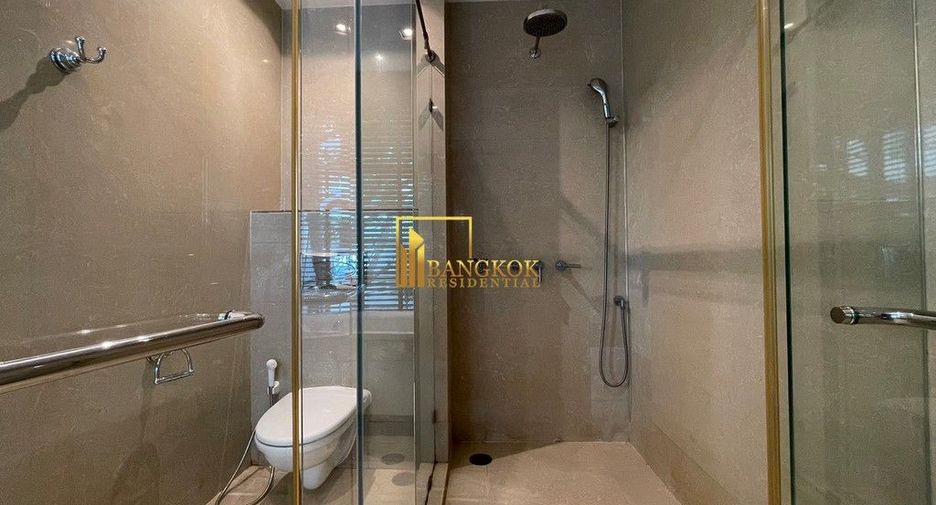 Condo en alquiler y en venta de 4 habitaciones en Khlong Toei, Bangkok