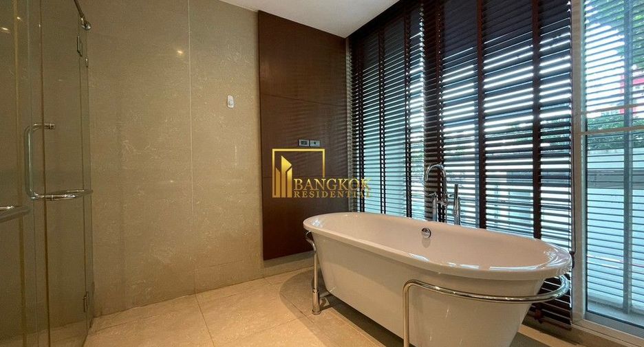 Condo en alquiler y en venta de 4 habitaciones en Khlong Toei, Bangkok