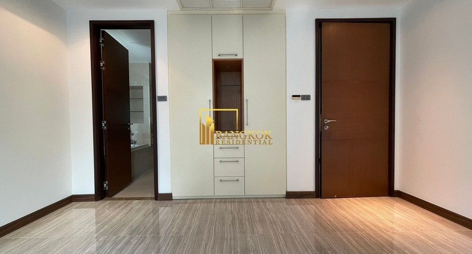 Condo en alquiler y en venta de 4 habitaciones en Khlong Toei, Bangkok
