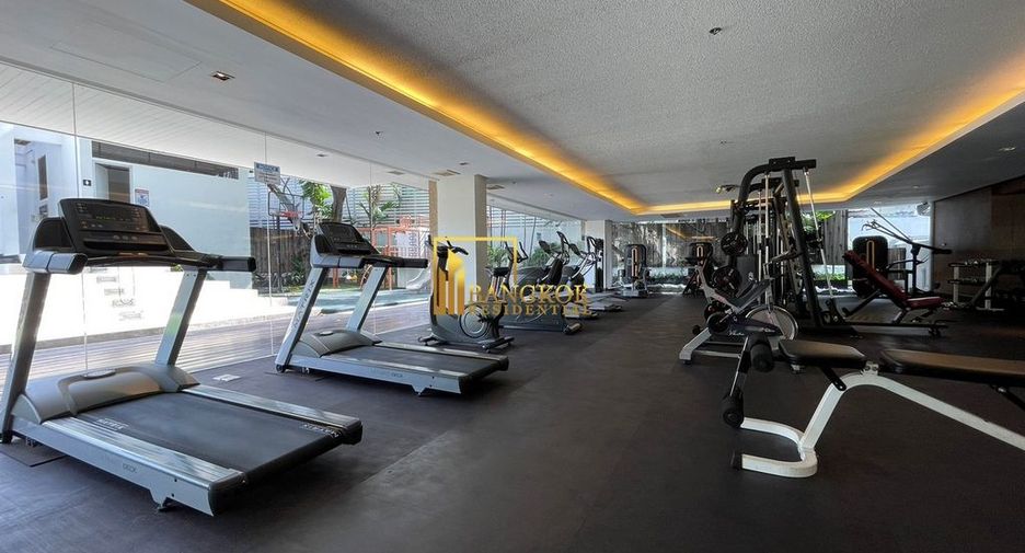 Condo en alquiler y en venta de 4 habitaciones en Khlong Toei, Bangkok