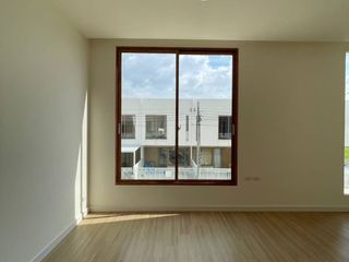 Casa adosada en venta de 3 habitaciones en Bang Phli, Samut Prakan