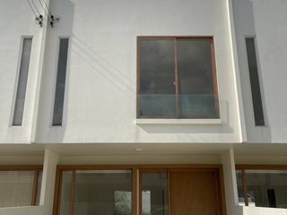 Casa adosada en venta de 3 habitaciones en Bang Phli, Samut Prakan