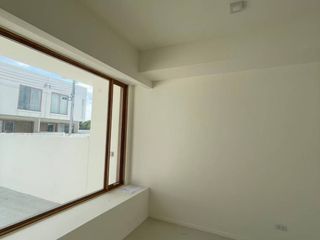Casa adosada en venta de 3 habitaciones en Bang Phli, Samut Prakan