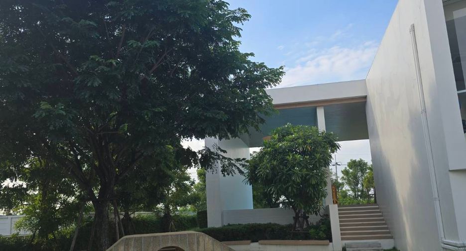 For sale 3 bedrooms townhouse in Bang Phli, Samut Prakan
