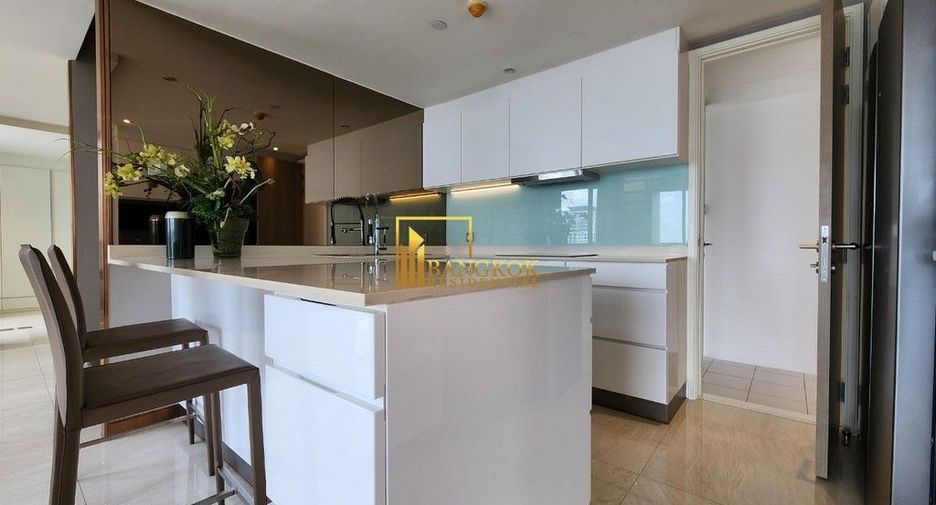 Wohnung zur Miete und zum Kauf mit 4 Zimmer in Watthana, Bangkok