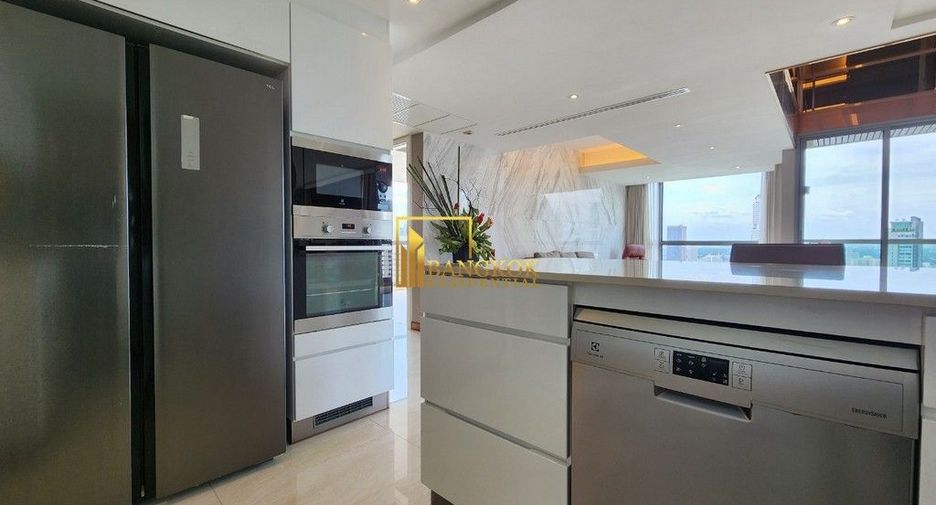 Wohnung zur Miete und zum Kauf mit 4 Zimmer in Watthana, Bangkok