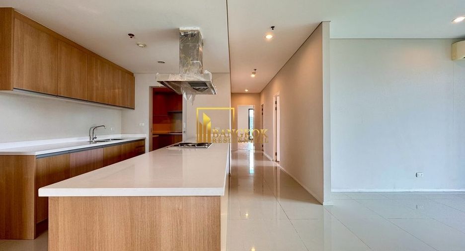 For sale 5 bedrooms condo in Watthana, Bangkok
