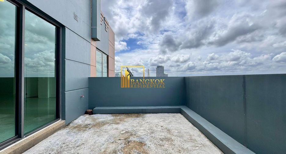For sale 5 bedrooms condo in Watthana, Bangkok