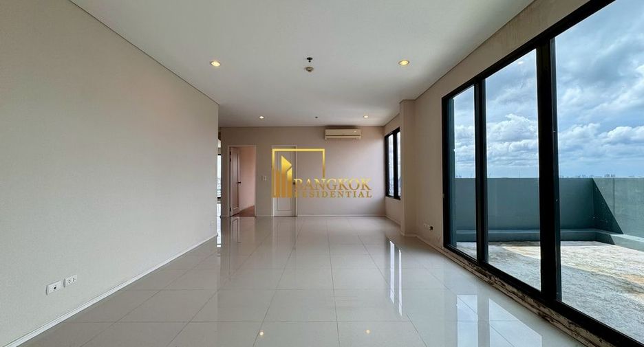 For sale 5 bedrooms condo in Watthana, Bangkok