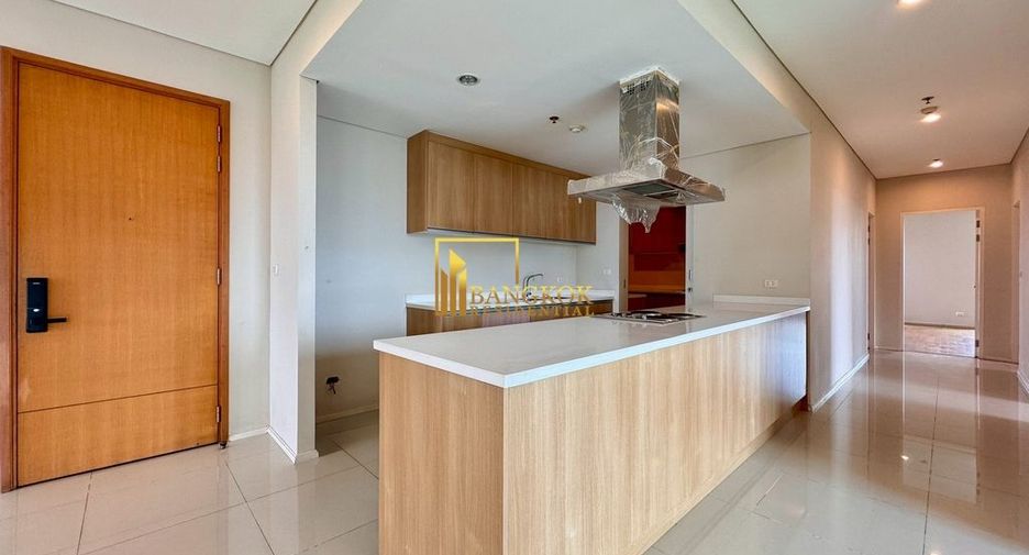 For sale 5 bedrooms condo in Watthana, Bangkok