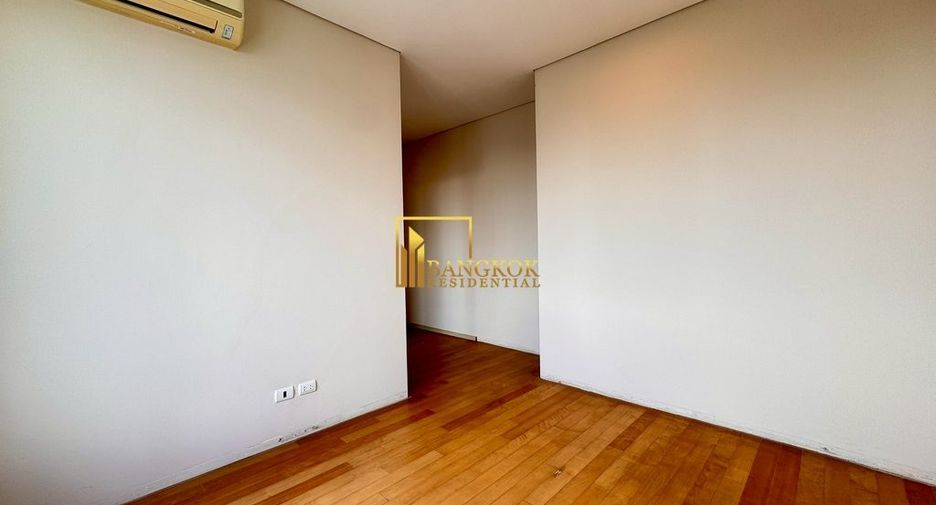 For sale 5 bedrooms condo in Watthana, Bangkok