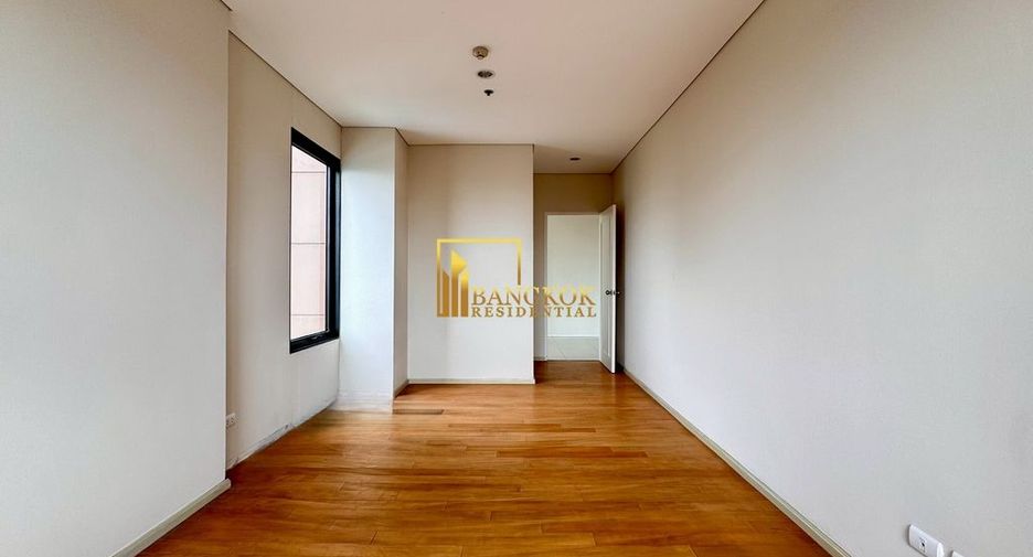 For sale 5 bedrooms condo in Watthana, Bangkok