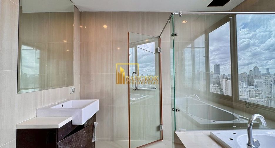 For sale 5 bedrooms condo in Watthana, Bangkok