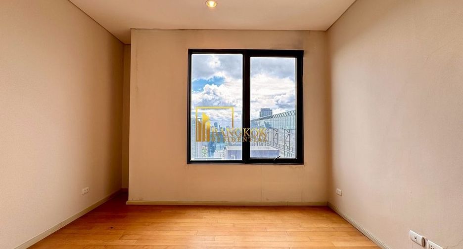 For sale 5 bedrooms condo in Watthana, Bangkok