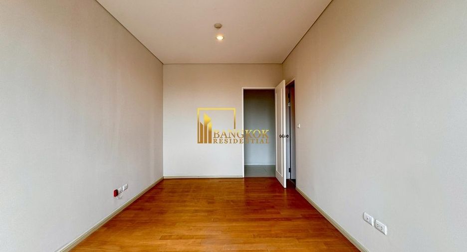 For sale 5 bedrooms condo in Watthana, Bangkok