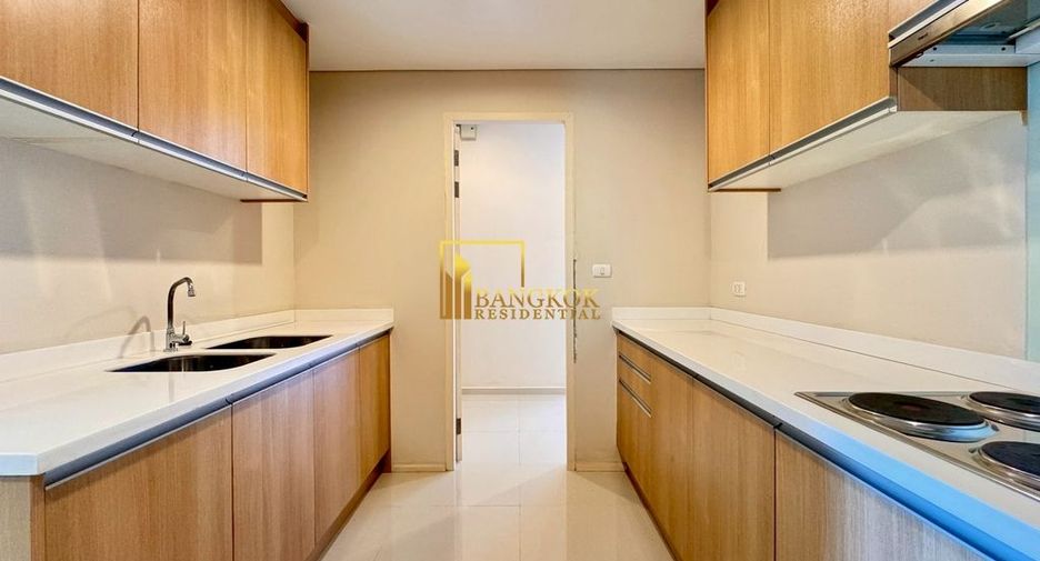 For sale 5 bedrooms condo in Watthana, Bangkok