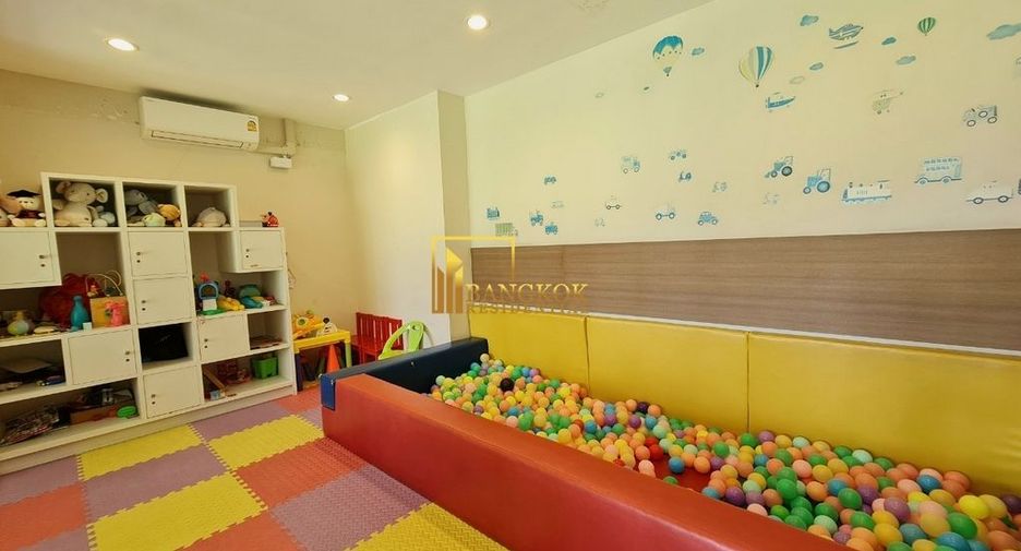 For sale 5 bedrooms condo in Watthana, Bangkok