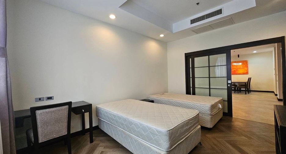 Apartamento con servicios en alquiler de 2 habitaciones en Khlong Toei, Bangkok