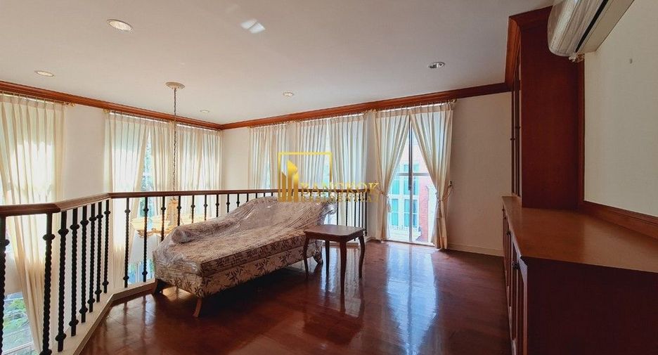 Reihenhaus zur Miete und zum Kauf mit 4 Zimmer in Watthana, Bangkok
