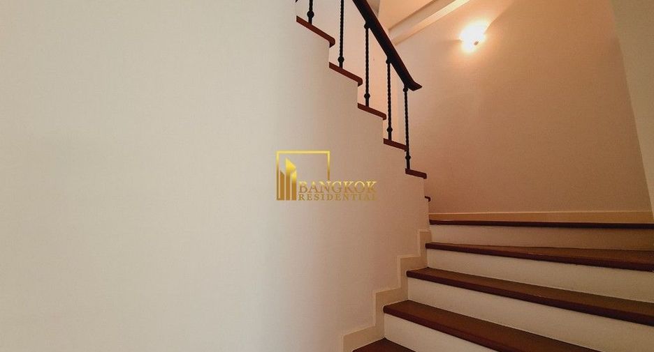 Reihenhaus zur Miete und zum Kauf mit 4 Zimmer in Watthana, Bangkok